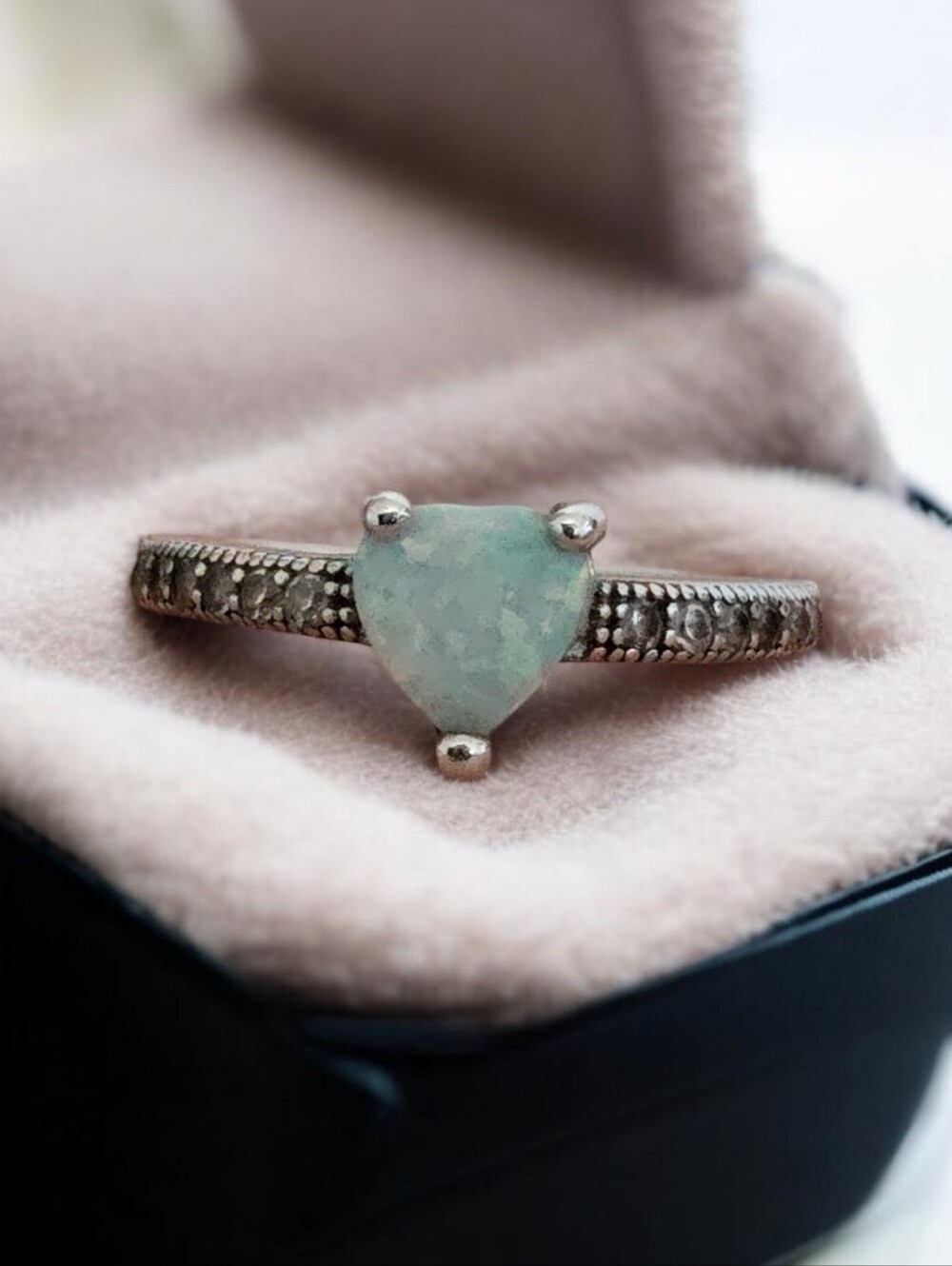 Vintage Style V925 Sterling Silver Heart Opal Style Accent Ring Size 6